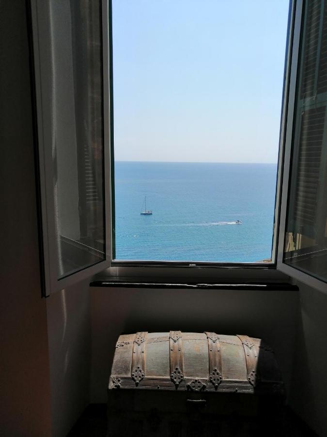 Appartamento Nel Borgo Con Splendida Vista Sul Mare Черво Экстерьер фото